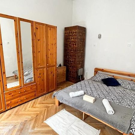 Nice Bedroom Near The Bus And Train Station Krasków Exterior foto