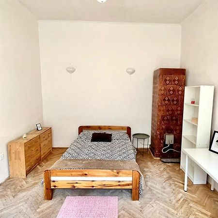Nice Bedroom Near The Bus And Train Station Krasków Exterior foto