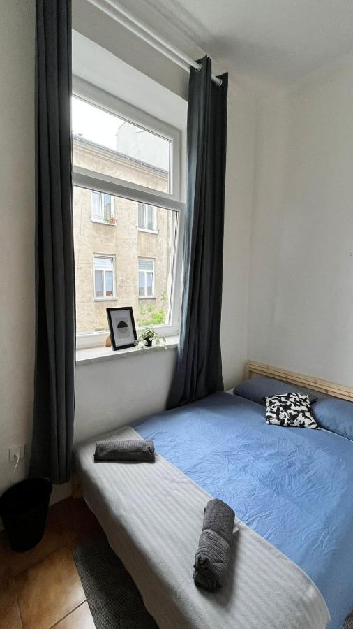 Nice Bedroom Near The Bus And Train Station Krasków Exterior foto